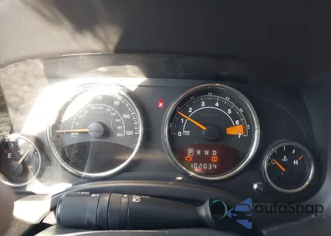 2015 Jeep Compass Latitude z USA, uszkodzony, nr VIN 1C4NJDEB7FD184990